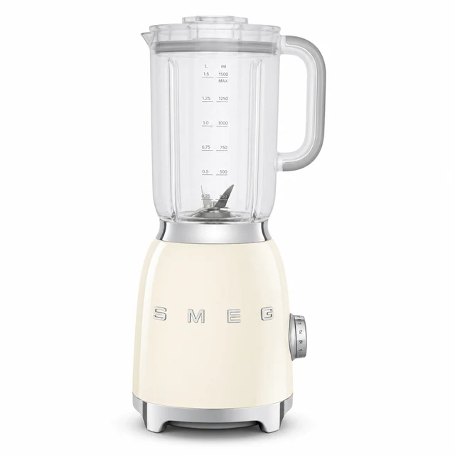 Smeg BLF01 / retro product photo